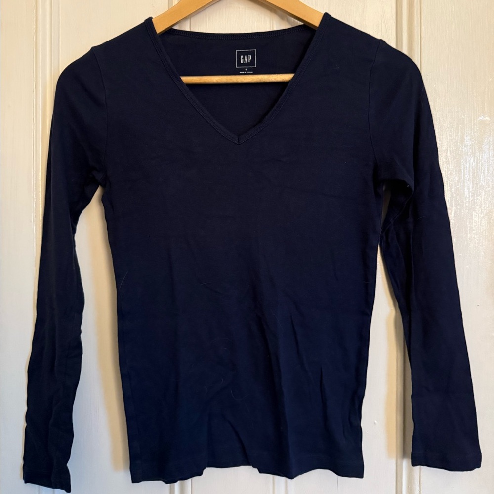 GAP - Navy V-neck
